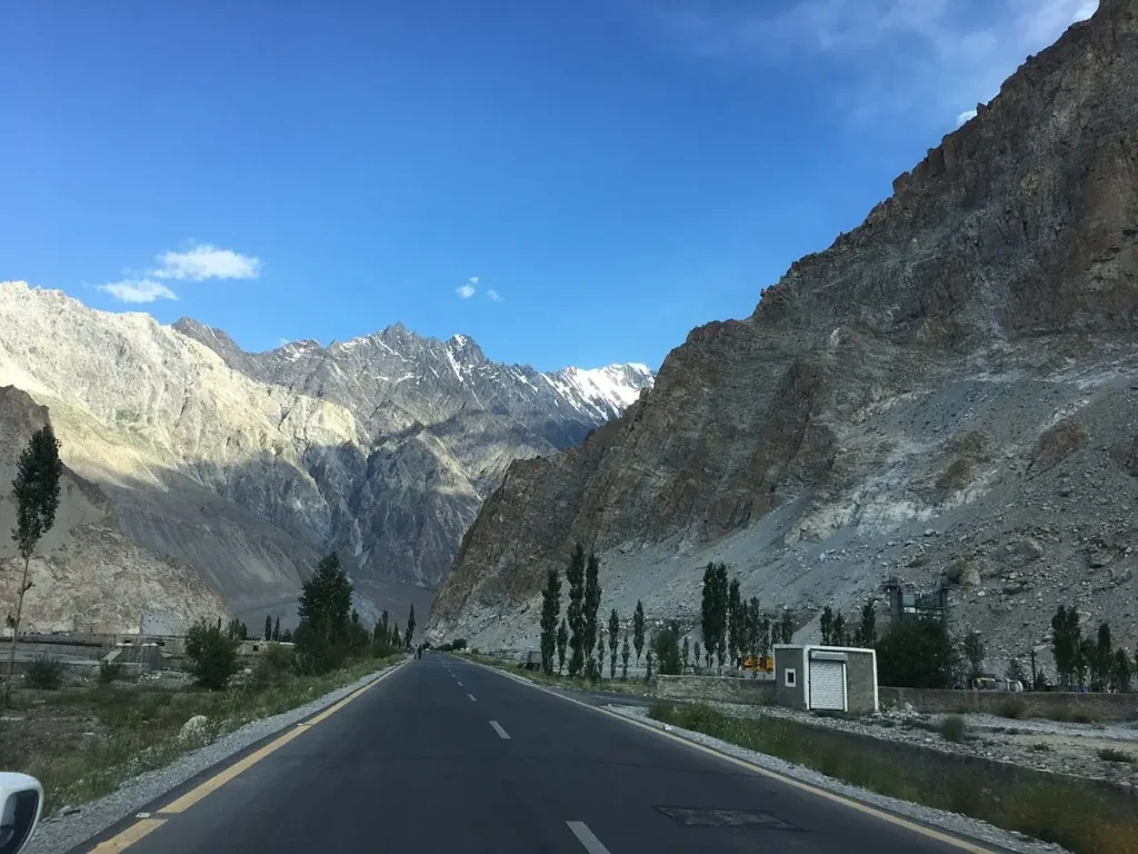 Hunza By Road 9 Days