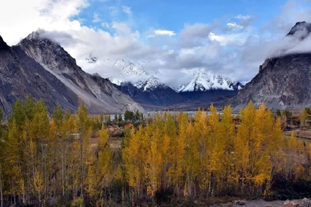 8 Days / 7 Nights Honeymoon Trip to Hunza (by Road)